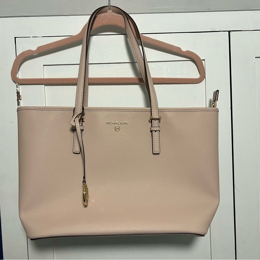 Michael Kors Jet Set soft pink Tote NWT